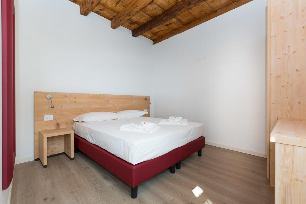 Colle Ameno Room And Breakfast Rovereto  Rom bilde